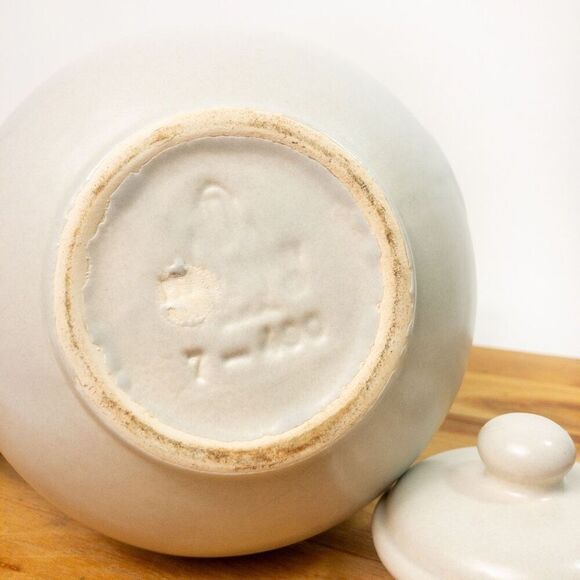 Pfaltzgraff Yorktowne Vintage Ceramic Coffee Pitcher with Lid - Picture 5 of 8